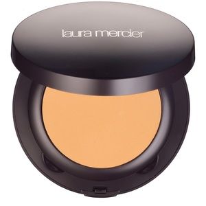 Laura Mercier Smooth Finishing Foundation Powder